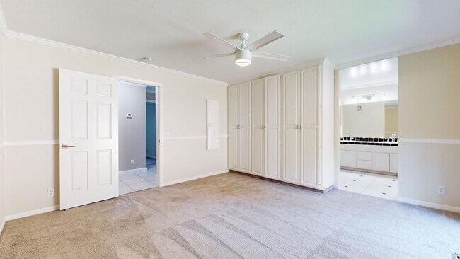 Building Photo - 9168 Eastside Rd