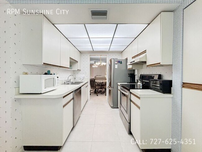 Building Photo - 1324 Pasadena Ave S