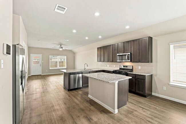 Building Photo - 5323 Brooklyn Rose Dr