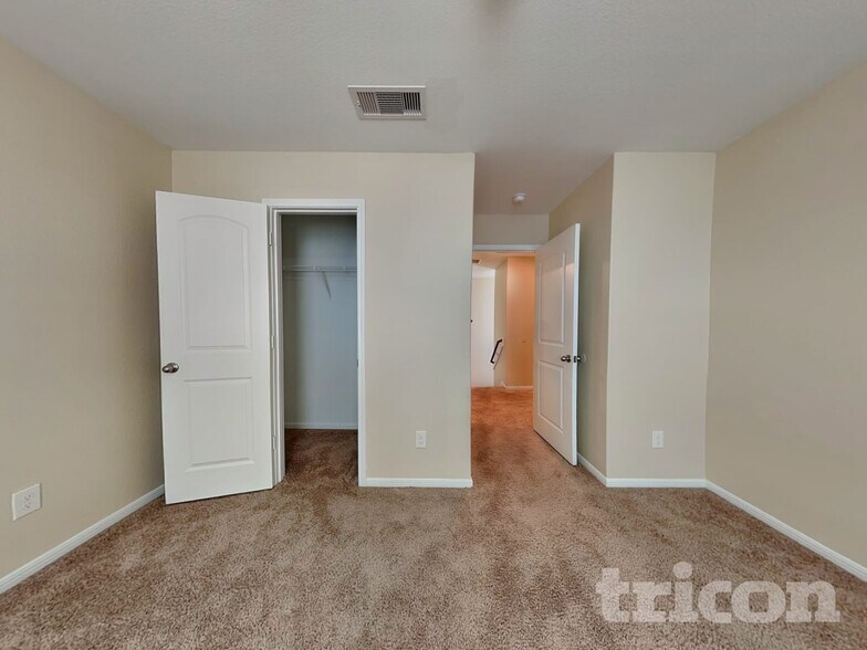 Building Photo - 536 Red Dusk Paint Dr