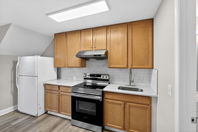 Building Photo - Studio in Newark Showing - Pending- no further showings