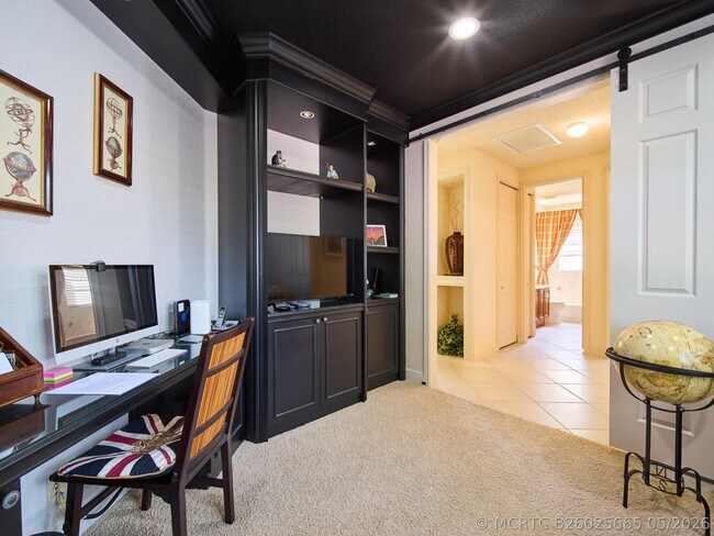 Building Photo - 8282 Spyglass Dr