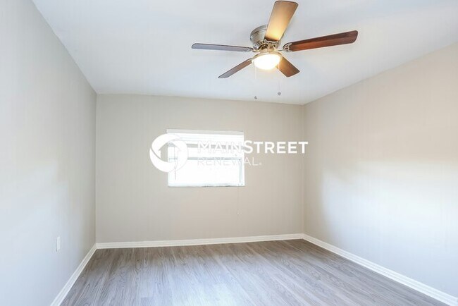 Building Photo - 3 Bedroom Pet-Friendly Home in St Petersburg, FL with Main Street Renewal