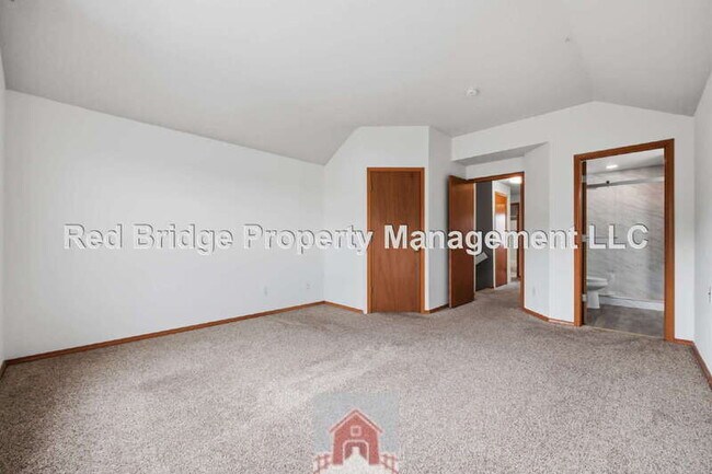 Building Photo - 13571 SW Uplands Dr