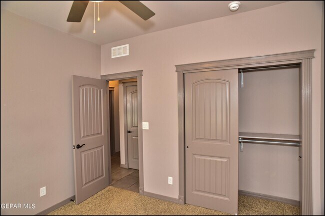 Building Photo - 14373 High Rock Dr