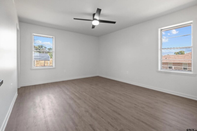 Building Photo - 12752 FM Rd 16
