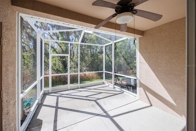 Building Photo - 15843 Fishhawk View Dr