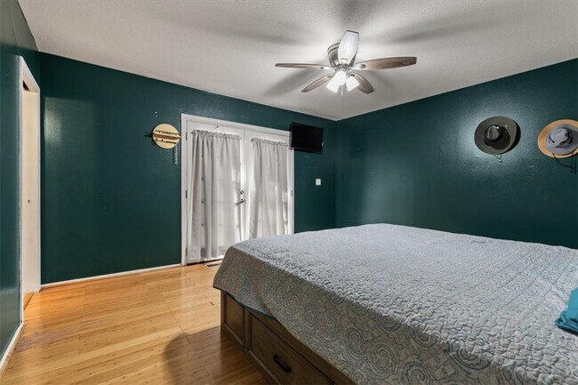 Building Photo - 2002 S 17th St