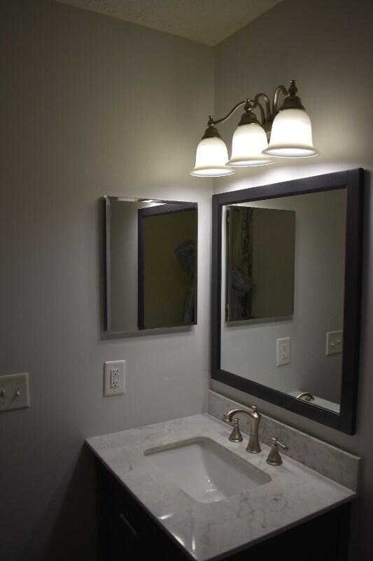 Building Photo - 3211 Southern Hills Dr