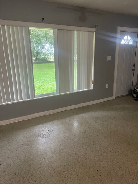 Building Photo - 2315 Coolidge Rd