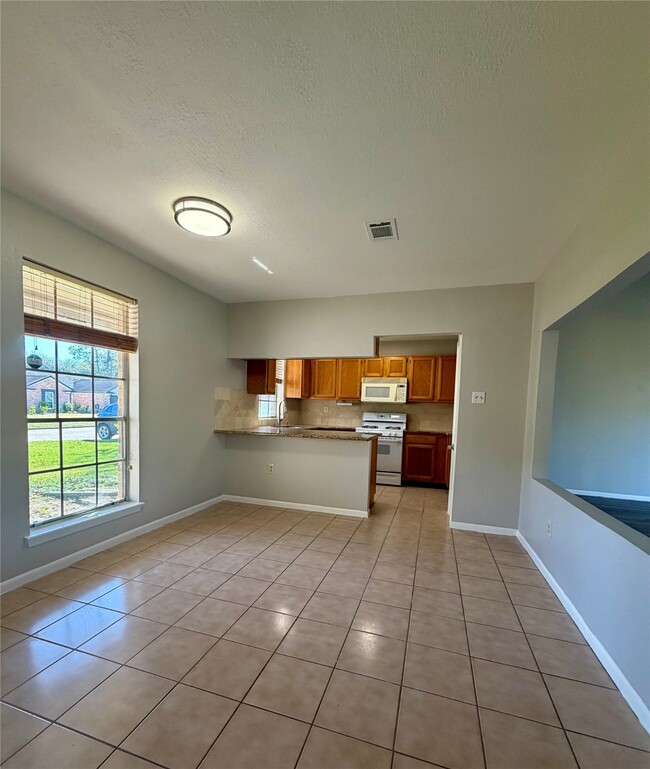 Building Photo - 2406 Lively Ln