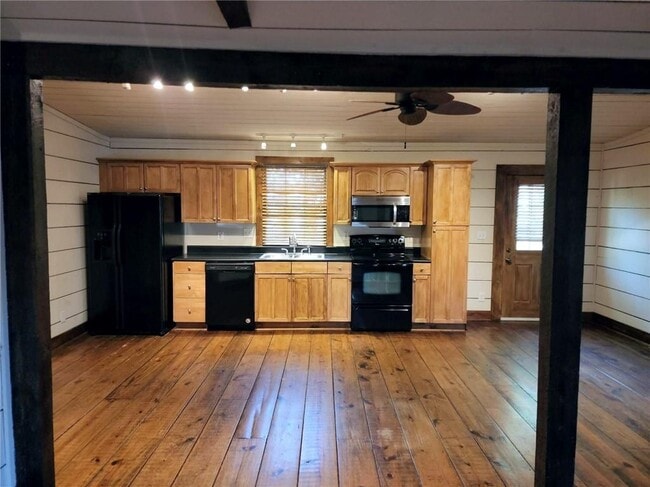 Building Photo - 420 Bartow St