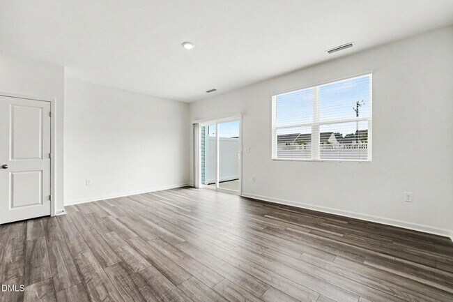 Building Photo - 131 S Meyers Ct