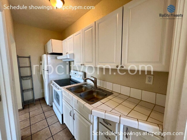 Building Photo - 821 N Lombard St