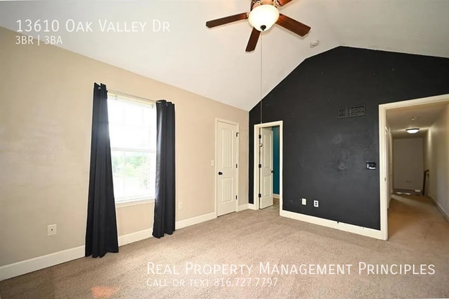 Building Photo - 13610 Oak Valley Dr