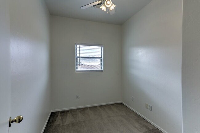 Building Photo - Rancho Sahuarita