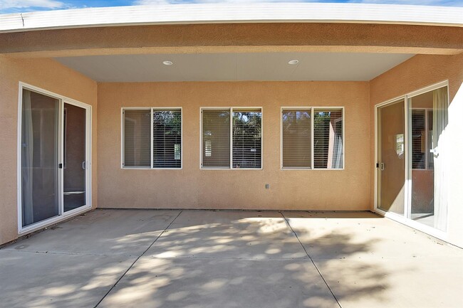 Building Photo - 1889 Tres Picos Dr