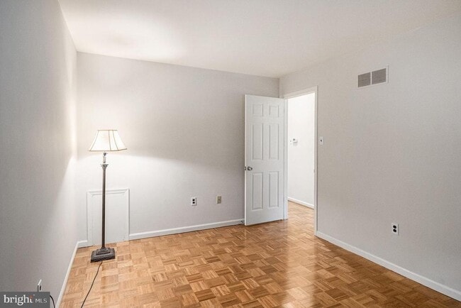 Building Photo - 805 Wyndmoor Ave