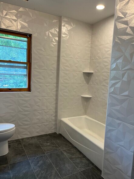 Second floor Bath-Tile surround from floor to ceiling - 24 E Northwood Ave