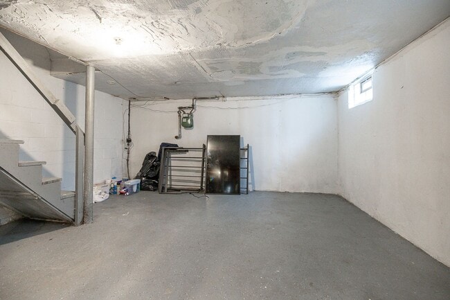 Building Photo - NEWLY RENOVATED! 2 BED, 1 BATH BEAUTIFUL SINGLE FAMILY HOME!