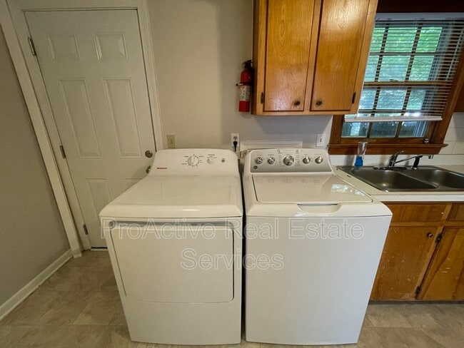 Building Photo - 9243 Atwood Ave