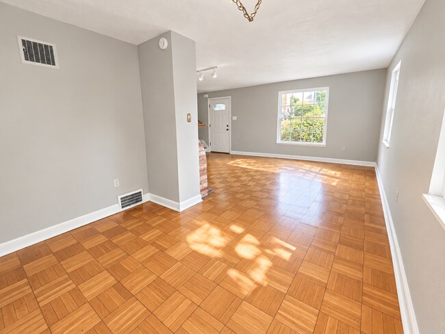 Building Photo - 590 Audubon Ave