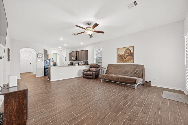 Building Photo - 15315 Crescent Brookfield Dr