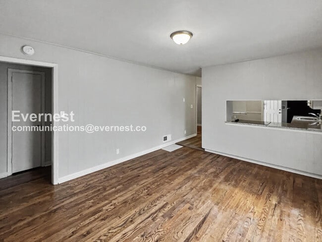 Building Photo - 1824 Maplecrest Ln