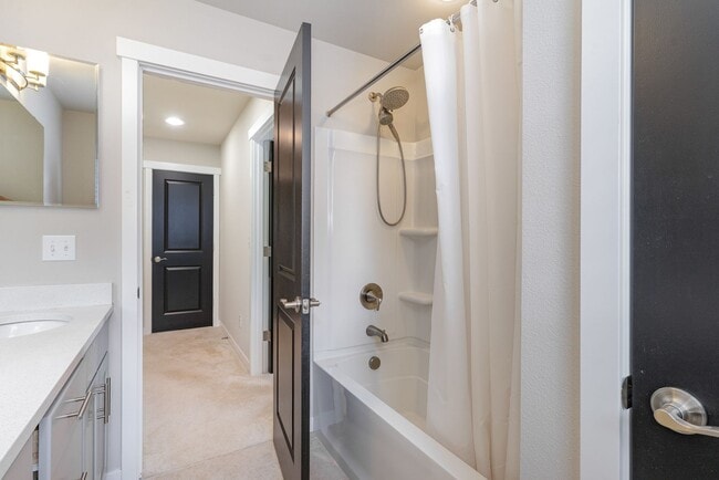 Building Photo - Beautiful home in Monroe available 9/15
