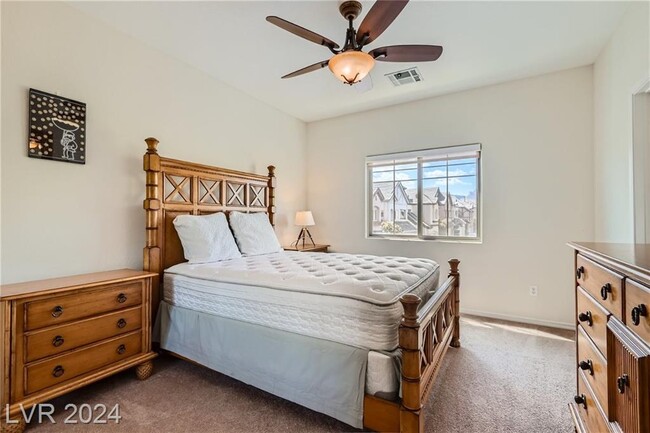 Building Photo - 348 Hanbury Manor Ln