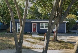Building Photo - 112 Casalita Drive