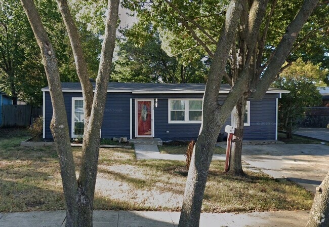 Building Photo - 112 Casalita Drive