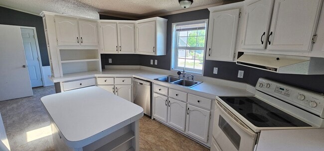 Building Photo - 510 S Circle Dr