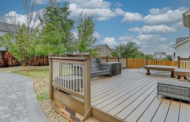 Building Photo - Beautifully Remodeled 3 Bed/3 Bath Home in Stetson Hills