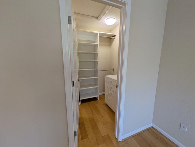 Building Photo - 4086 Crandall Cir