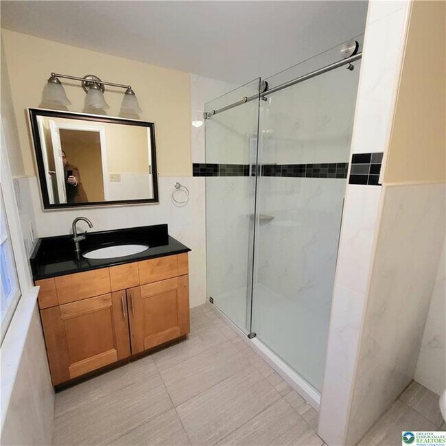 Building Photo - 1081 Barnside Rd