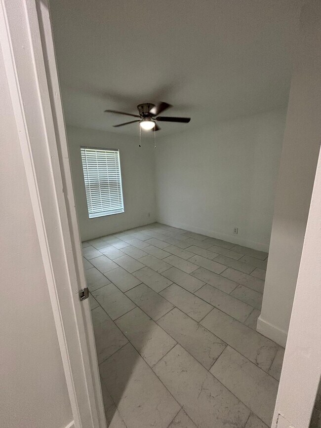 Building Photo - 4930 NW 85th Terrace