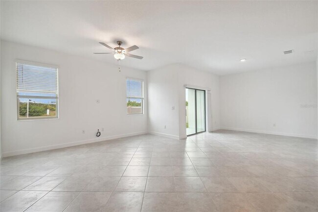 Building Photo - 8221 Cor Pne Wy