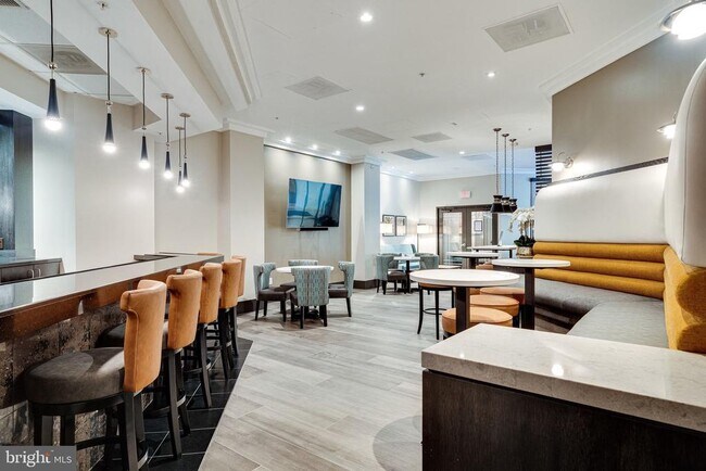 Building Photo - 3101 N Hampton Dr