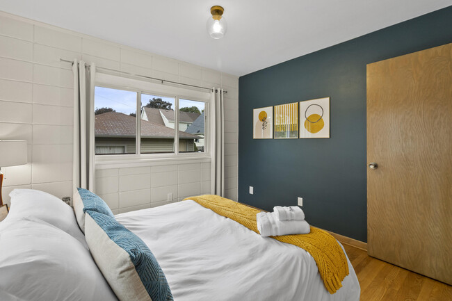 Building Photo - 426 E Ohio Ave