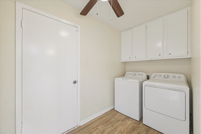 Building Photo - 2319 Wallingford Dr