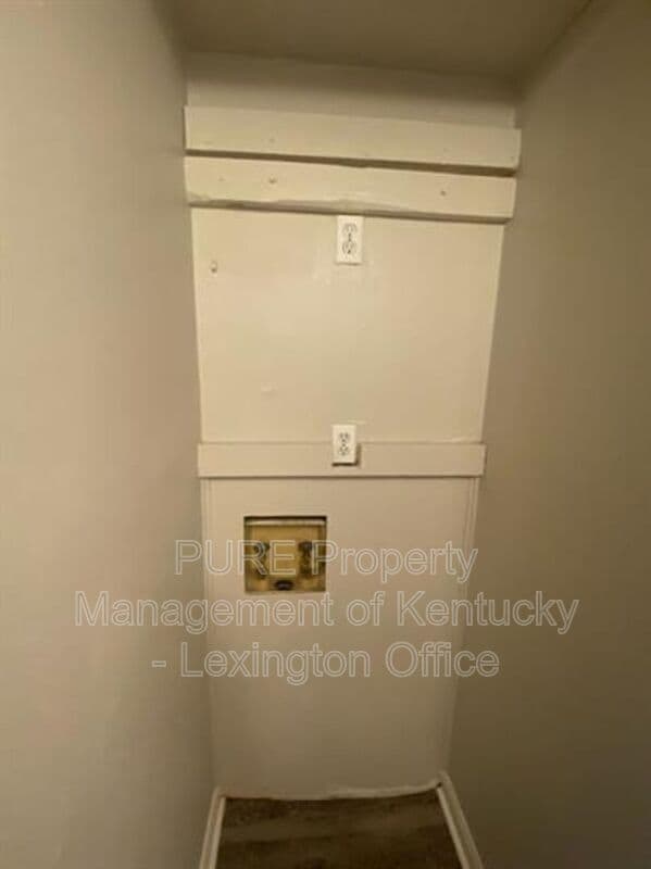Building Photo - 301 Christy Allyn Ct