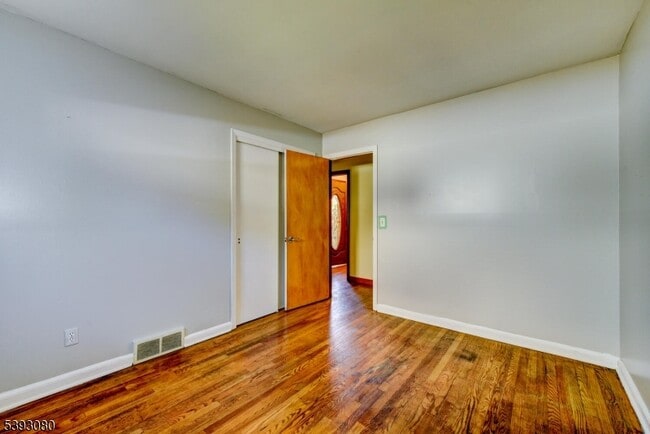 Building Photo - 109 Edgewood Dr