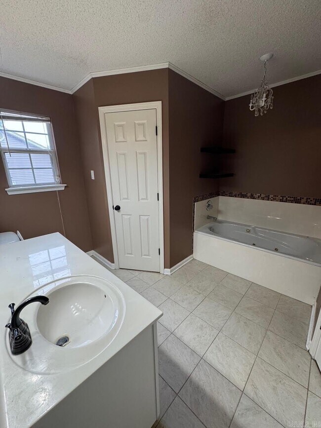 Building Photo - 2619 Valley Forge Dr