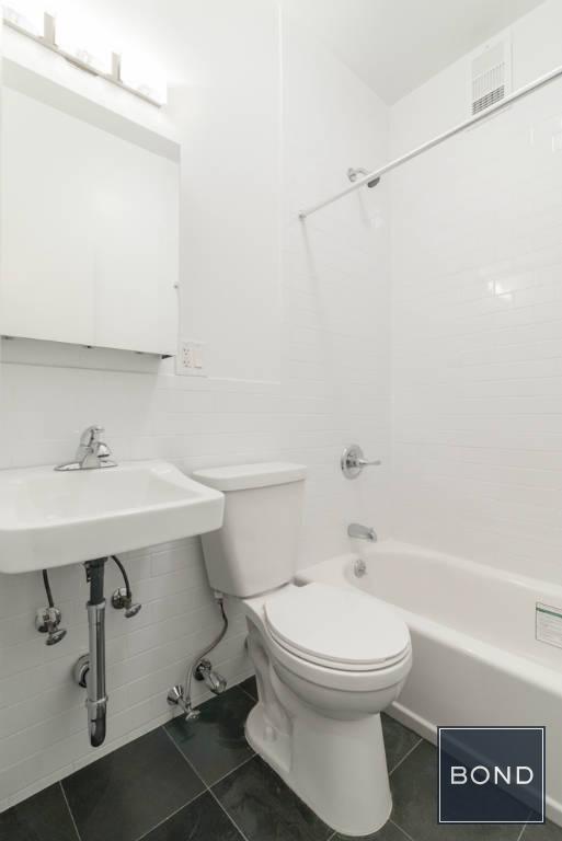 Building Photo - 218 W 72nd St