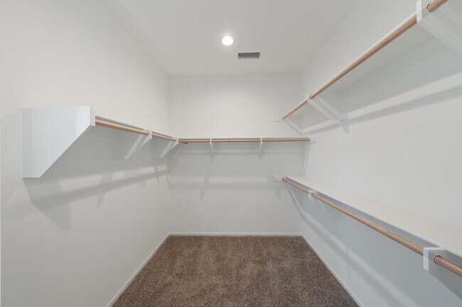 Building Photo - 822 Francesca Dr