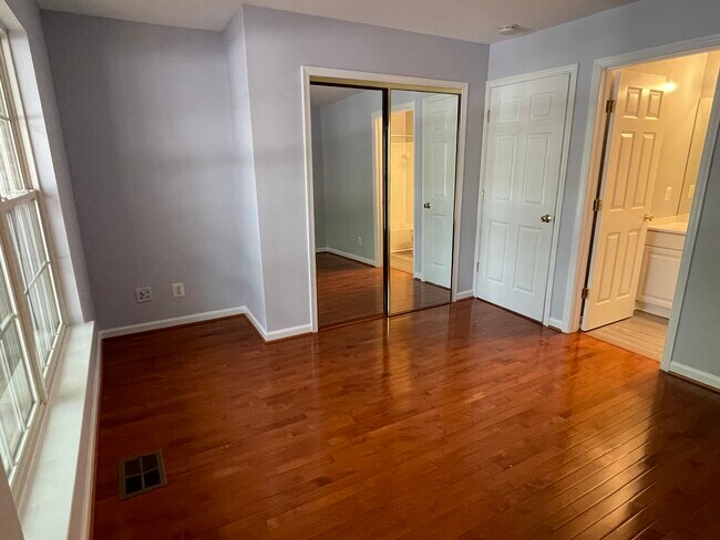 Building Photo - 212 Fallsgrove Blvd