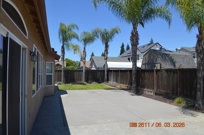 Building Photo - 4232 Windrose Dr