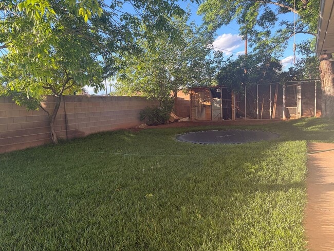 Building Photo - Gorgeous 4 Bedroom Home!!