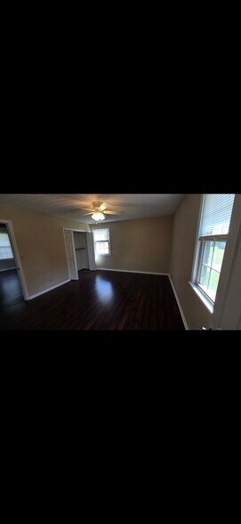 Building Photo - 392 Albright Ln